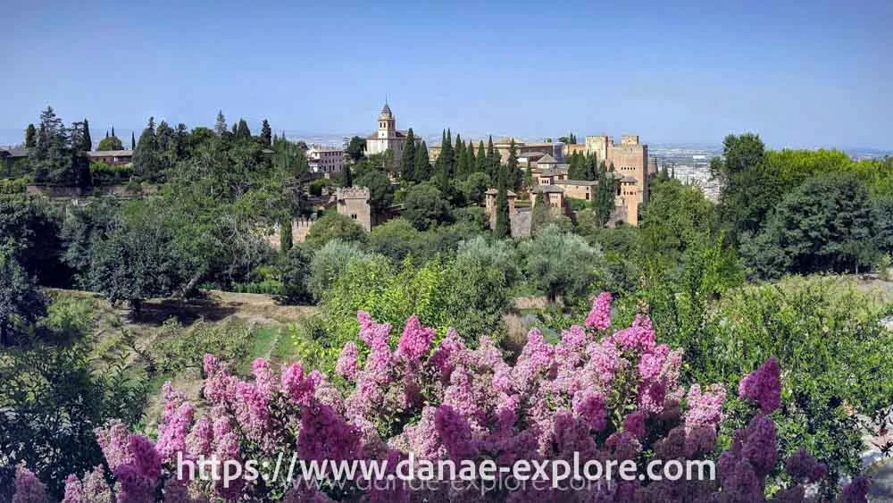 Alhambra de Granada, vista dos Jardins de Generalife, segunda parada de nosso roteiro completo de 10 dias pela Andalucia, no sul da Espanha