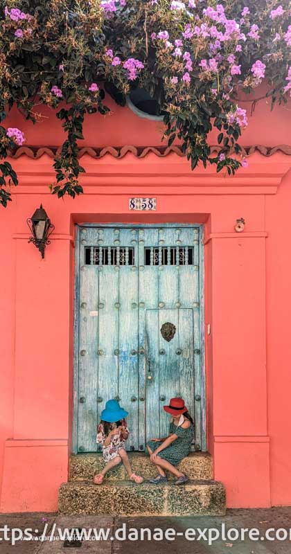 Porta na cidade antiga de  Cartagena de Indias, Colombia