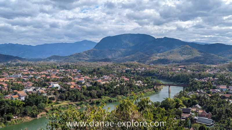 Luang Prabang e Rio Nam Khan vista do Monte Phousi