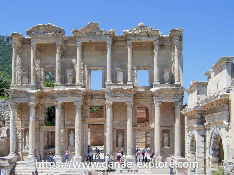 Templo de Adriano, Biblioteca de Celso, ruinas gregas em Éfeso, Turquia