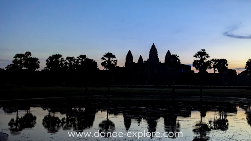 Amanhecer no templo de Angkor Wat, Siem Reap, Camboja