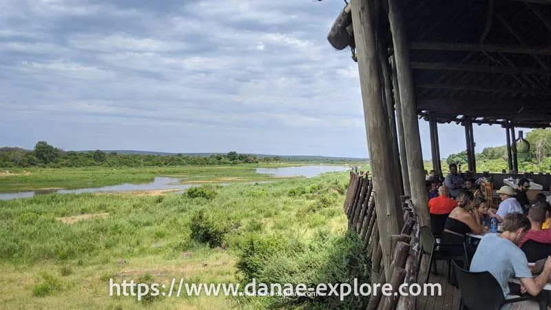 Restaurante no Lower Sabie Rest Camp. Parque Nacional Kruger, África do Sul