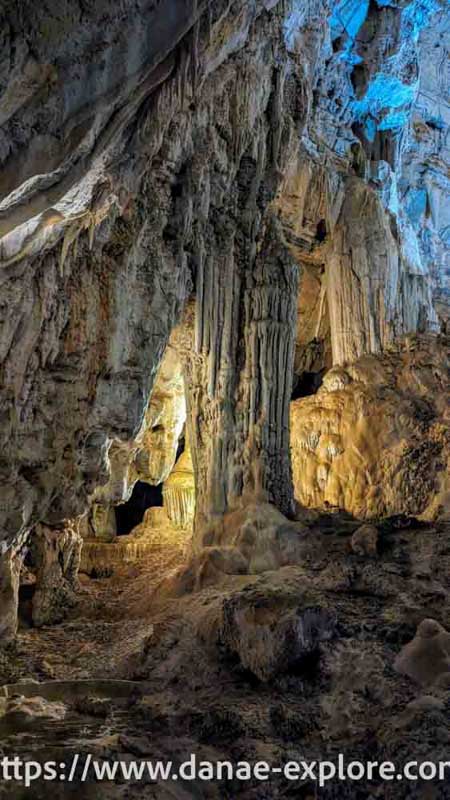 Gruta São Miguel - se podem ver formações rochosas: estalactites, estalagmites, colunas, etc, um dos passeios mais legais da nossa lista do que fazer em Bonito em 4 dias