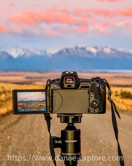 Fotografando o nascer do sol em alguma estradinha patagônica