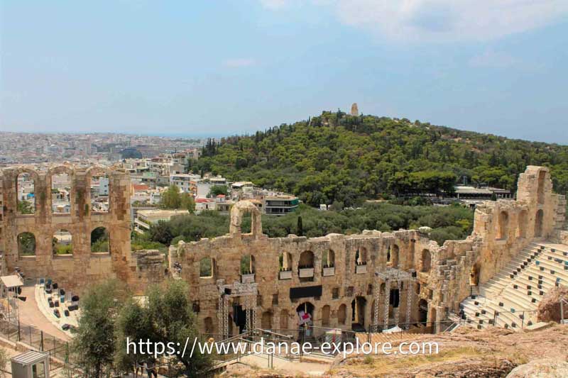 Teatro de Dionísio. Atenas, vista da Acrópoles - Roteiro de 15 dias no Peloponeso, Grecia continental