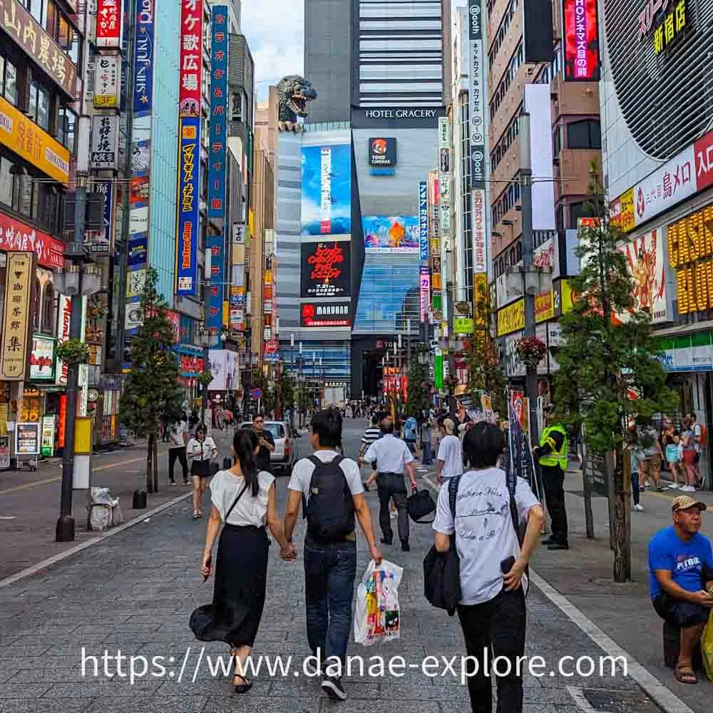 Shinjuku Tokyo - Where to stay in Tokyo, Japan