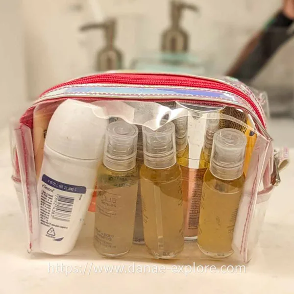 hygiene items in packages of up to 100ml, a very important tip for traveling with only hand luggage