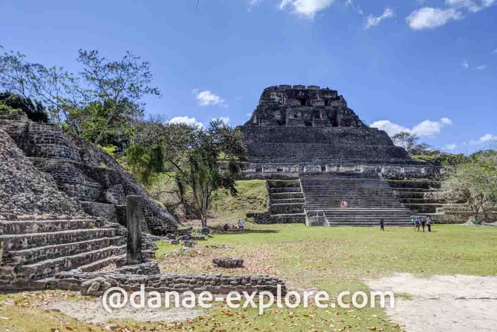 Ruinas Maias de Xunantunich, parte de nosso roteiro de uma semana em Belize