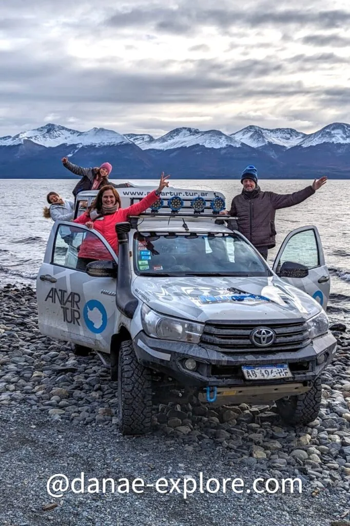 the 4 of us in the 4x4 car, on the shores of Lake Fagnano