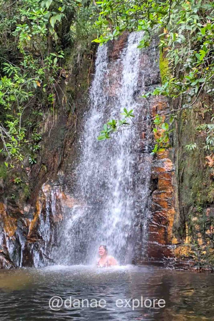 Eu tomando banho de cachoeira na Cachoeira dos Cristais, Chapada dos Veadeiros